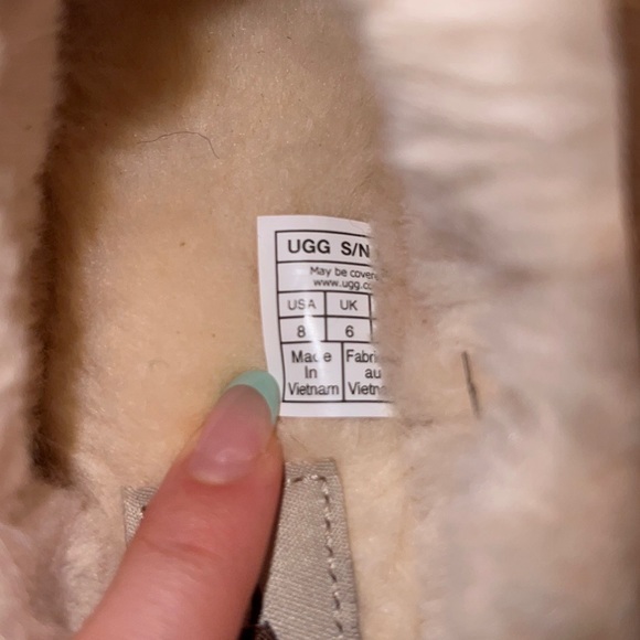 UGG Classic Slipper - Picture 5 of 6